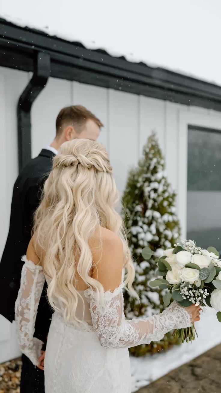 16 Half-Up Bridal Hairstyles for thin hair That Add Volume