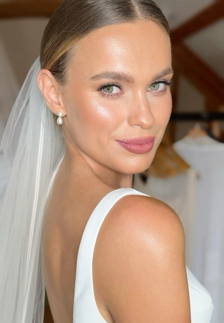 21 Natural Bridal Makeup Looks for a Radiant Glow